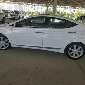 Hyundai Elantra 2013