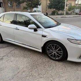 Toyota Camry 2020