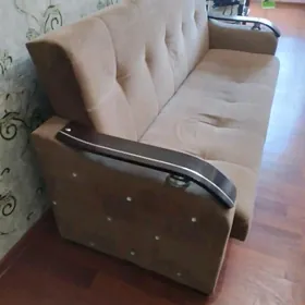 Диван