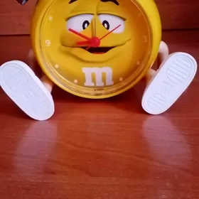Часы в стиле m&m