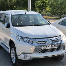 Mitsubishi Montero 2019