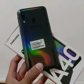 Samsung A40 4/64Gb