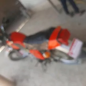 Iž Planeta 5 2000
