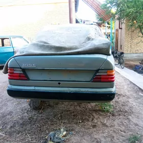 Mercedes-Benz 300E 1991