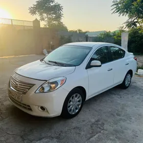 Nissan Versa 2014