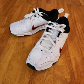 Кроссовки Nike
