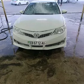 Toyota Camry 2012