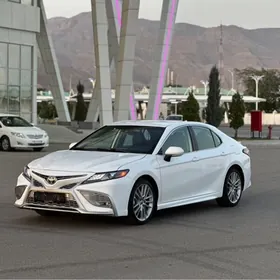 Toyota Camry 2024