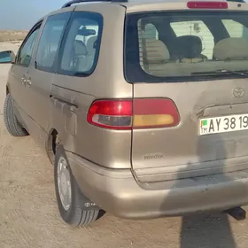 Toyota Sienna 2003