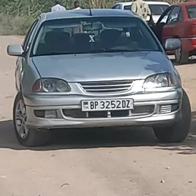 Toyota Avensis 1999