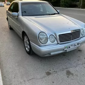 Mercedes-Benz E420 1996