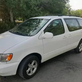 Toyota Sienna 2000