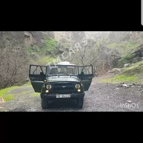 UAZ 469 2004