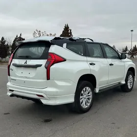 Mitsubishi Montero Sport 2023