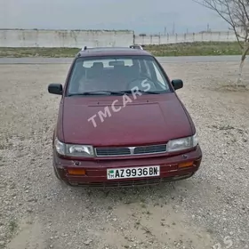 Mitsubishi Chariot 1993