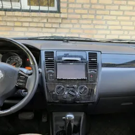 Nissan Versa 2010