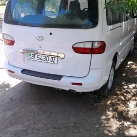 Hyundai H-1 2002
