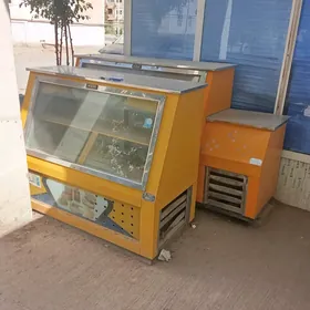 витрина холодилник