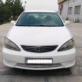 Toyota Camry 2025