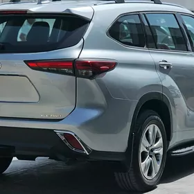 Toyota Highlander 2021