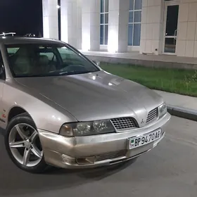 Mitsubishi Diamante 2002