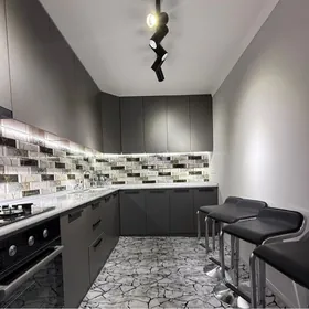 3 KOMNAT EWRO REM