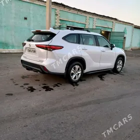Toyota Highlander 2021