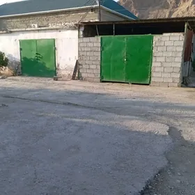 GARAJ.