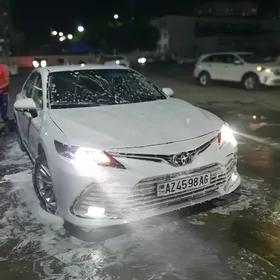 Toyota Camry 2021