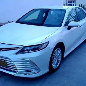 Toyota Camry 2021
