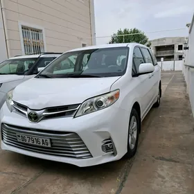 Toyota Sienna 2018