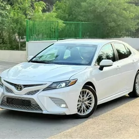Toyota Camry 2018
