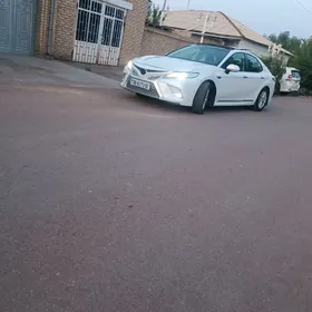 Toyota Camry 2018