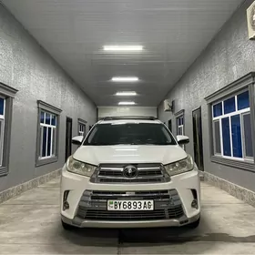 Toyota Highlander 2019