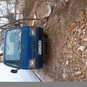 Mazda B2000 1997