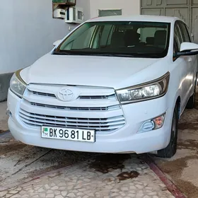 Toyota Innova 2020
