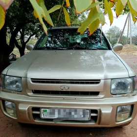 Infiniti QX4 1998