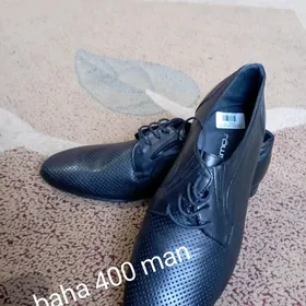 Rowşen Aýakgap