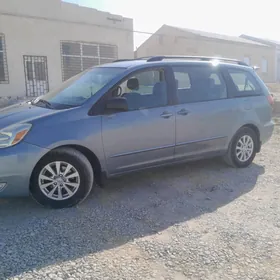 Toyota Sienna 2004
