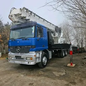 Mercedes-Benz ACTROS 3331 2013