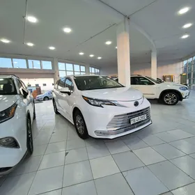 Toyota Sienna 2022