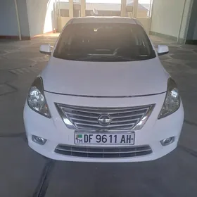 Nissan Versa 2013