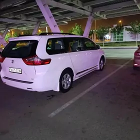 Toyota Sienna 2017
