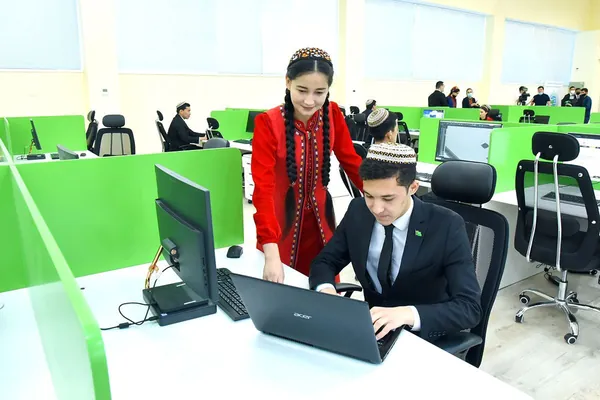 Serdar Berdimuhamedow «Sanly çözgüt — 2025» atly bäsleşigi yglan etmek baradaky teklibi goldady
