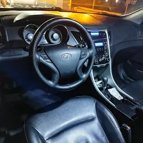Hyundai Sonata 2011