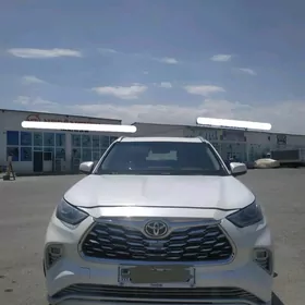 Toyota Highlander 2022