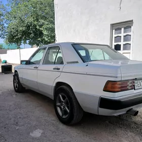 Mercedes-Benz 190E 1990
