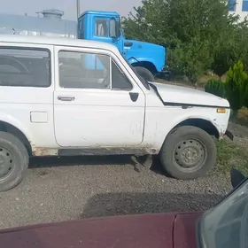 Lada Niva 2003