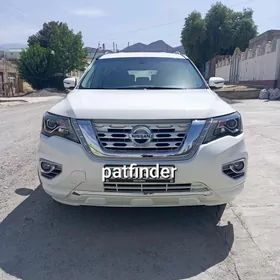 Nissan Pathfinder 2018