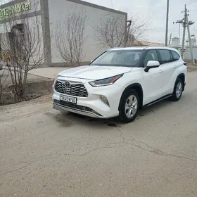 Toyota Highlander 2023